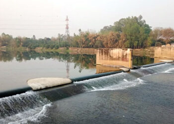 মোহনপুরে আত্রাই-কাঁকড়া নদে বাড়ছে পানি