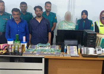 ২০ লাখ টাকার জাল নোটসহ গ্রেফতার ৩