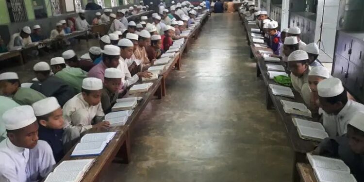 তিন গ্রেডে সরকারি বেতন পাবেন কওমি শিক্ষকরা