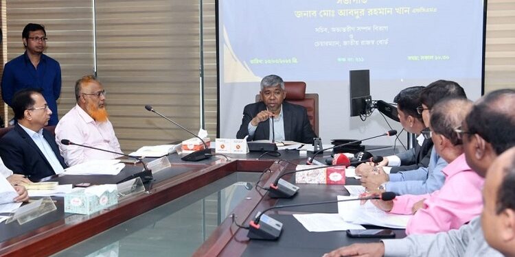 দুর্নীতি বন্ধ করুন, যা চান পাবেন: এনবিআর কর্মকর্তাদের ব্যবসায়ীরা