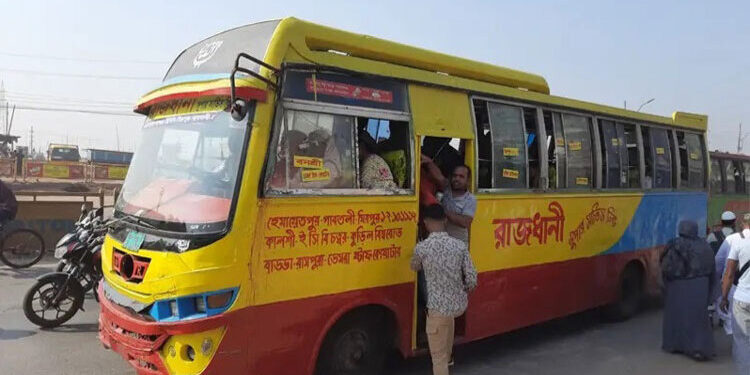 সাভারে চলন্ত বাসে ফের ডাকাতি