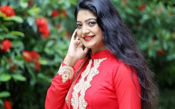 কিসের এত অভিমানে ডুবে আছে সালমা