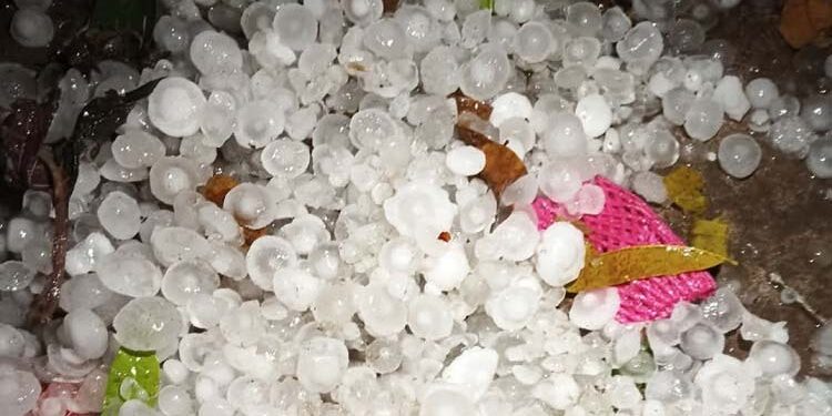 সিলেটে মৌসুমের প্রথম শিলাবৃষ্টি
