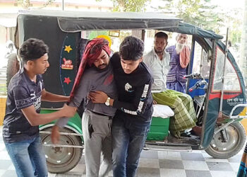 পাওনা টাকা চাওয়ায় দুই পক্ষের সংঘর্ষে আহত ২০