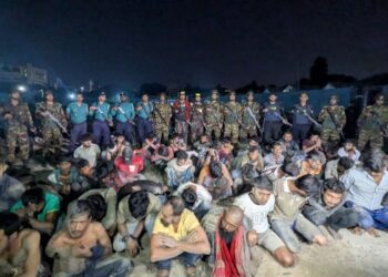 টঙ্গীতে যৌথ বাহিনীর অভিযানে আটক অর্ধশতাধিক