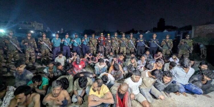 টঙ্গীতে যৌথ বাহিনীর অভিযানে আটক অর্ধশতাধিক