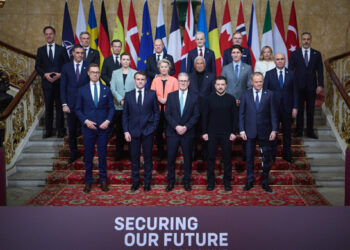 ইউক্রেনকে রক্ষায় জোট গড়ছে ইউরোপ