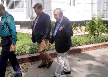 ট্রাইব্যুনাল পরিদর্শনে সাবেক ২ মার্কিন রাষ্ট্রদূত