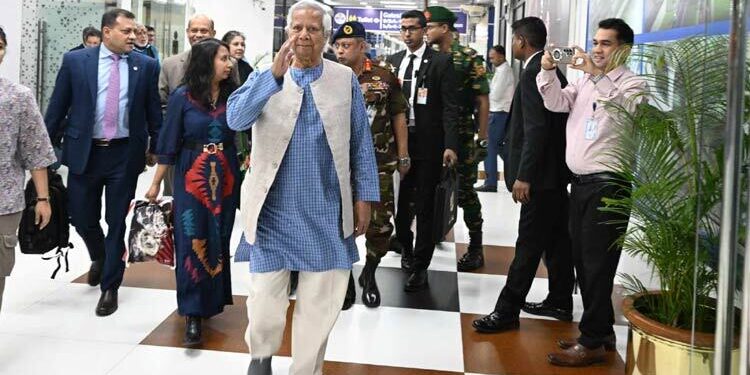 চীন সফর শেষে দেশে ফিরলেন প্রধান উপদেষ্টা
