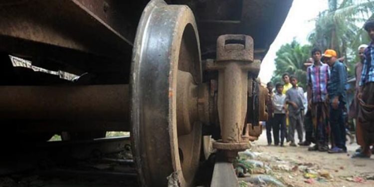 ঝিনাইদহে ট্রেনের ধাক্কায় ট্রলিচালক নিহত