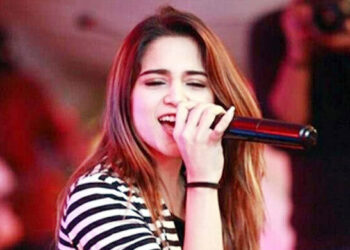 বাংলাদেশে গাইতে আসছেন জনপ্রিয় পাকিস্তানি গায়কা