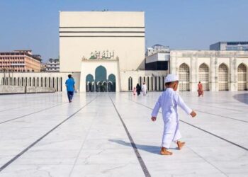 মসজিদে নববির আদলে বায়তুল মোকাররমেও বসবে ছাতা