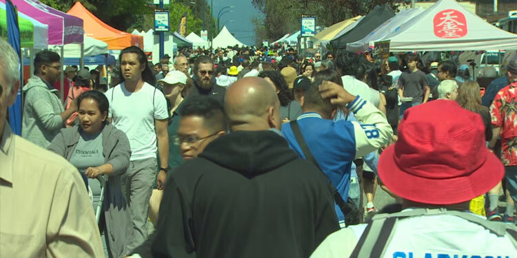 কানাডায় উৎসবে গাড়িচাপায় নিহত ৯