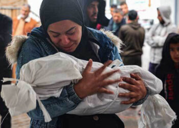 ফিলিস্তিনে ধ্বংসযজ্ঞ: সোমবার ‘নো ওয়ার্ক, নো স্কুল’ প্রতিবাদ