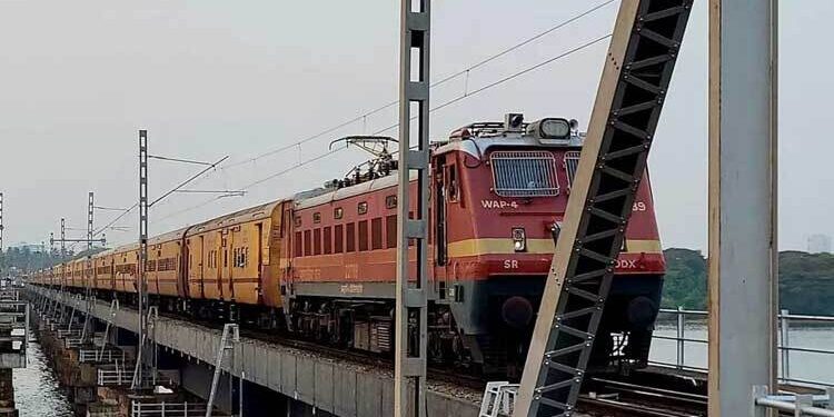 বাংলাদেশের ওপর দিয়ে রেল প্রকল্প স্থগিত করলো ভারত