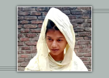 বাবার মরদেহ বাড়িতে রেখে এসএসসি পরীক্ষায় মেয়ে