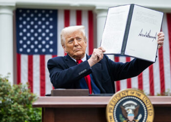 ট্রাম্পের শুল্কনীতির তীব্র প্রতিক্রিয়া ইউরোপে, চীনের কড়া হুমকি