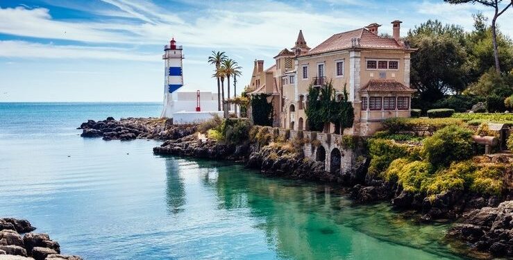 পর্তুগালে সরকারি স্কলারশিপ পেতে চাইলে যা করবেন