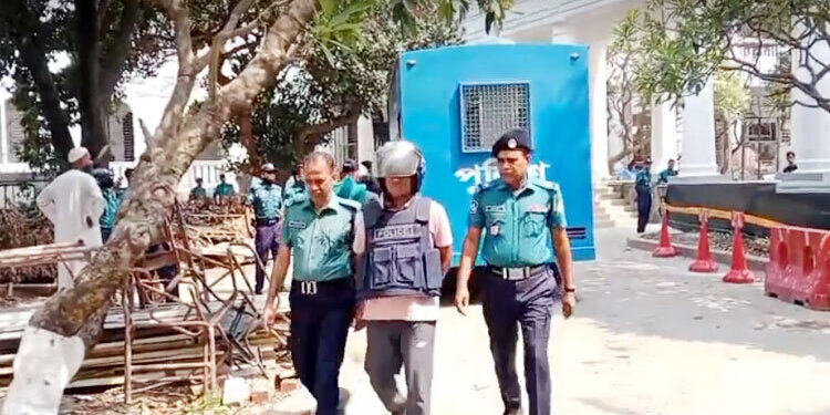 পুলিশ ভ্যানে ৬ লাশ পোড়ানো: সেই তিন পুলিশ কর্মকর্তা ট্রাইব্যুনালে