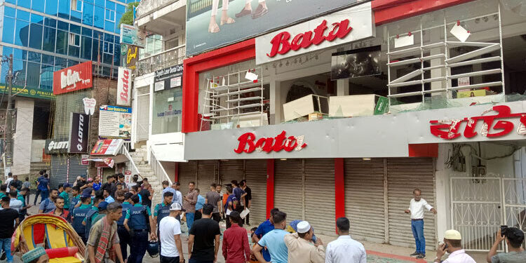 ভাঙচুর-লুটপাটের ঘটনায় মামলা করল বাটা, আসামি ৯০০