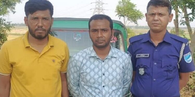 চুরির অপবাদে তিন নারীর চুল কেটে ‘ধরা’!