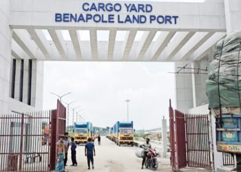 বাংলাদেশি পণ্যবাহী ৪ ট্রাক ফেরত পাঠালো ভারত