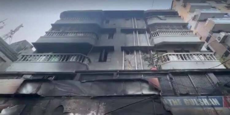 বংশালে অগ্নিকাণ্ডে নিহত ১, ঢাকা মেডিকেলে ভর্তি ৬ জন