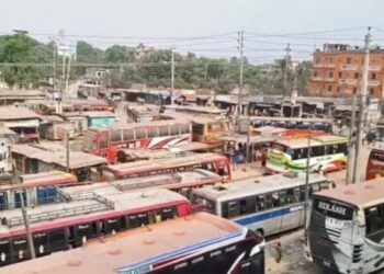 বাসস্ট্যান্ড থেকে বাস নিয়ে উধাও ‘হেলপার’