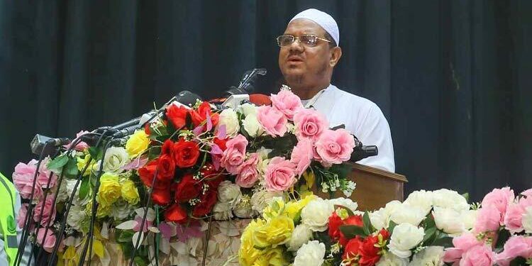 নারী কমিশনের প্রস্তাব বাস্তবায়ন করলে সরকার থাকবে না: চরমোনাই পীর