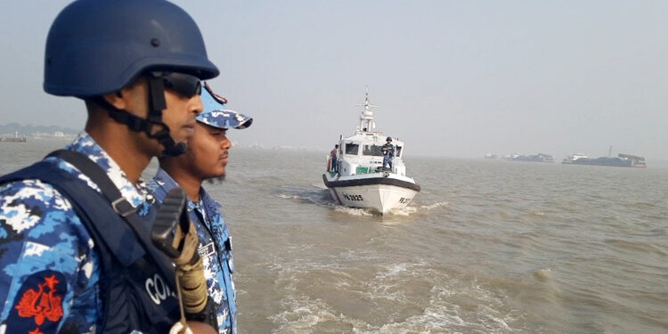 সুন্দরবনে অপহৃত ছয় নারীসহ ৩৩ জেলে উদ্ধার