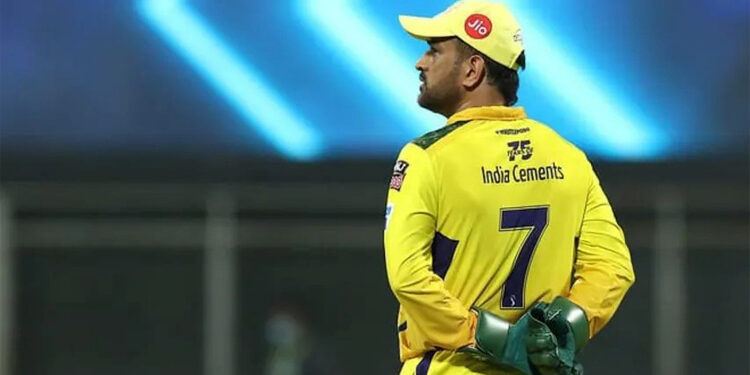 চেন্নাইয়ের নেতৃত্বে ফিরলেন ধোনি!