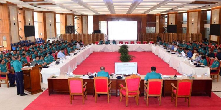 বাসায় তল্লাশি চালিয়ে আওয়ামী সন্ত্রাসী গ্রেফতারের নির্দেশ