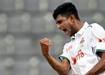 নাহিদ রানার বোলিং তাণ্ডবে ধরাশায়ী জিম্বাবুয়ে