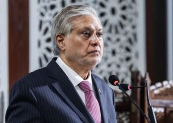 বাংলাদেশ সফর স্থগিত করলেন পাকিস্তানের উপ-প্রধানমন্ত্রী