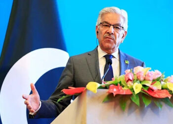 যুদ্ধের সতর্কতা পাকিস্তানের প্রতিরক্ষামন্ত্রীর