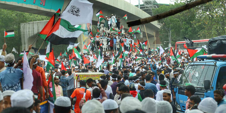 ফ্রি ফ্রি প্যালেস্টাইন স্লোগানে মুখরিত সোহরাওয়ার্দী উদ্যান