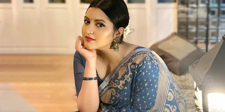 চিত্রনায়িকা পরীমনির বিরুদ্ধে থানায় অভিযোগ