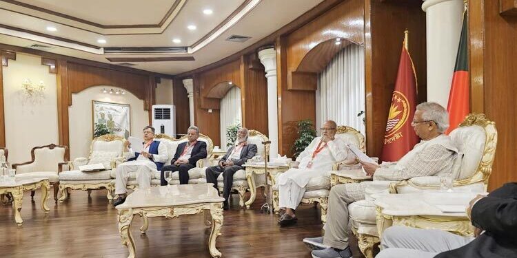 প্রধান উপদেষ্টার সঙ্গে তিন দলের বৈঠকে যে আলোচনা হলো