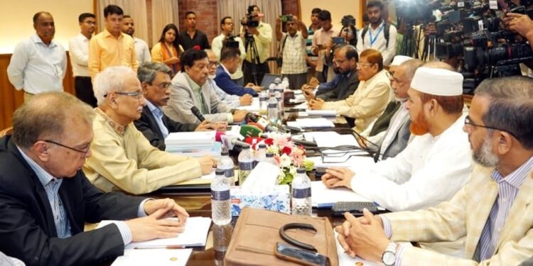 জাতীয় সনদের দিকে দ্রুত যেতে চায় ঐকমত্য কমিশন