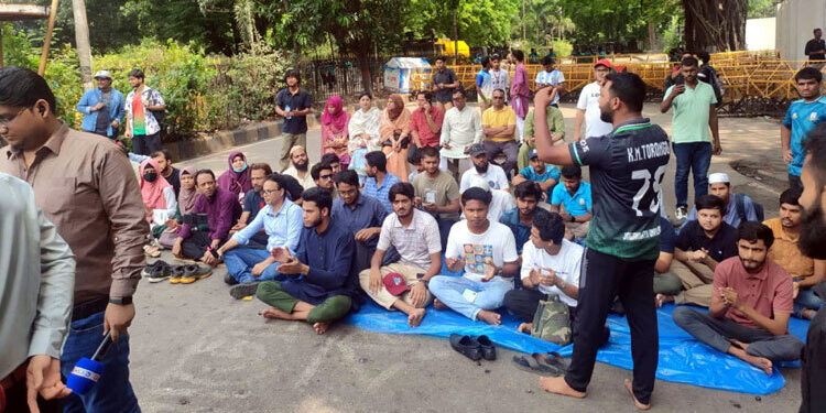 আজও কাকরাইলে চলছে জবি শিক্ষার্থীদের আন্দোলন