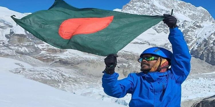 বিশ্বরেকর্ড গড়ে শাকিলের এভারেস্ট জয়