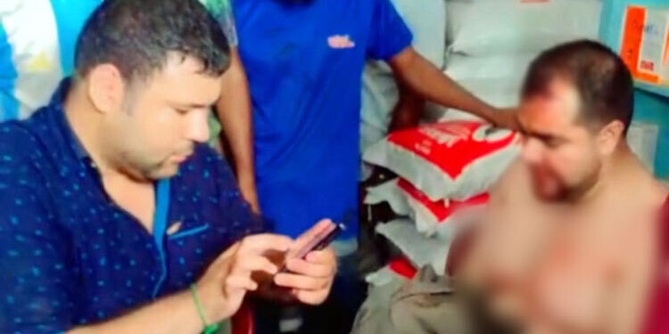 অজ্ঞানপার্টি সন্দেহে দুই ইরানি নাগরিককে গণপিটুনির ঘটনায় মামলা