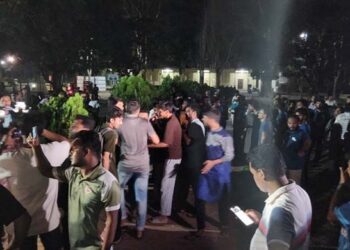 রাবিতে শাহবাগীদের সঙ্গে শিক্ষার্থীদের দফায় দফায় সংঘর্ষ