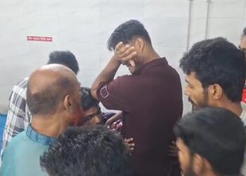 রিকশায় বেপরোয়া মোটরসাইকেলের ধাক্কা, নিহত ২