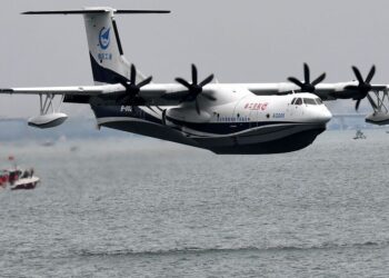 বিশ্বের বৃহত্তম উভচর বিমান আনছে চীন