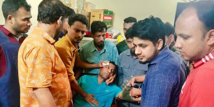 দুই গ্রামবাসীর সংঘর্ষ, ইউএনও-ওসিসহ আহত ২০