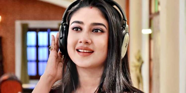 ছেলের ধর্ম কি হবে জানালেন অভিনেত্রী দেবলীনা