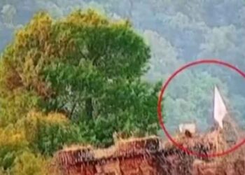 সীমান্তে ‘সাদা পতাকা’ উড়িয়েছে ভারত, কিসের ইঙ্গিত