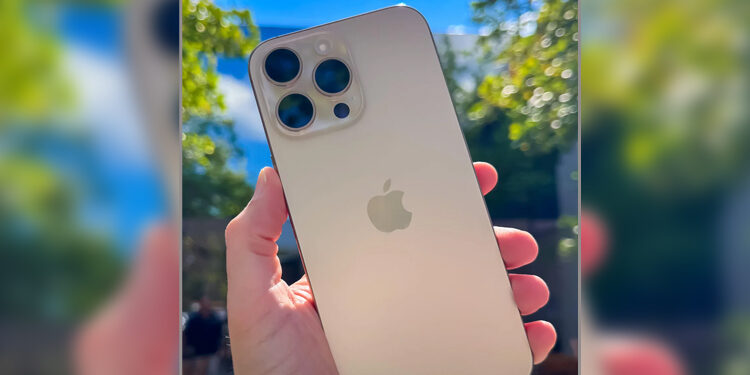 আইফোন সিক্সটিন প্রো ম্যাক্সে কেন ক্যামেরায় সেরা!