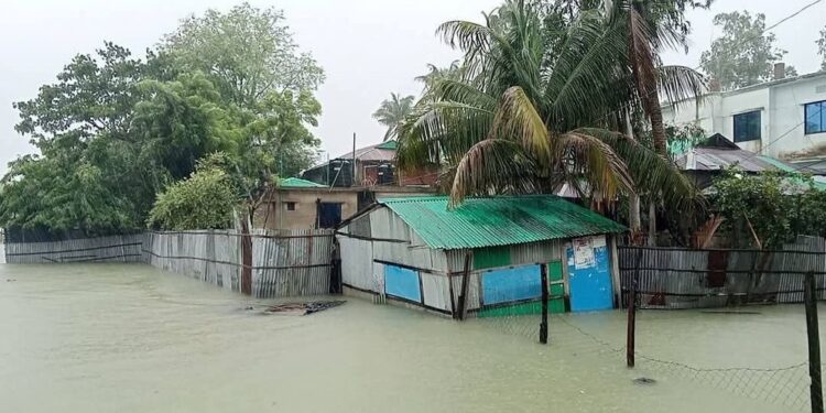 মহেশখালীর নিম্নাঞ্চল প্লাবিত, জোয়ারের পানিতে ডুবে একজনের মৃত্যু